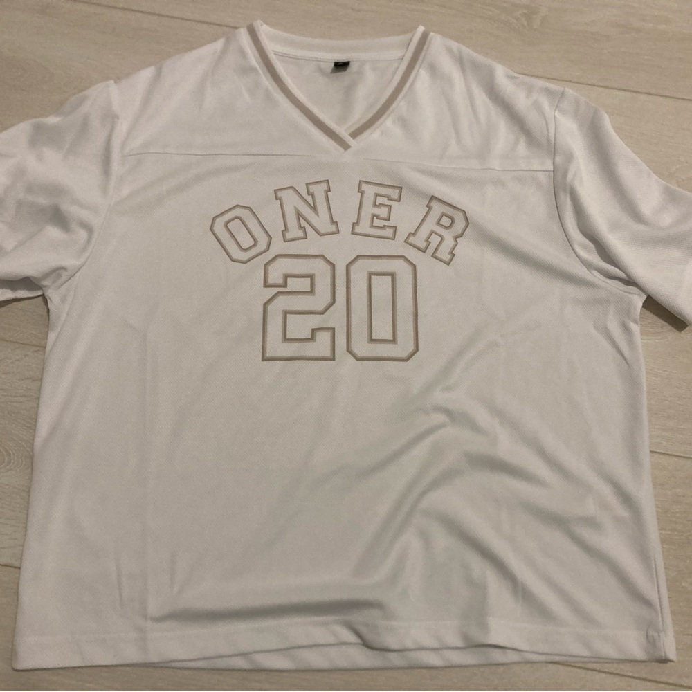 Oner Active Varsity V-Neck Short Sleeve T-shirt in white XS